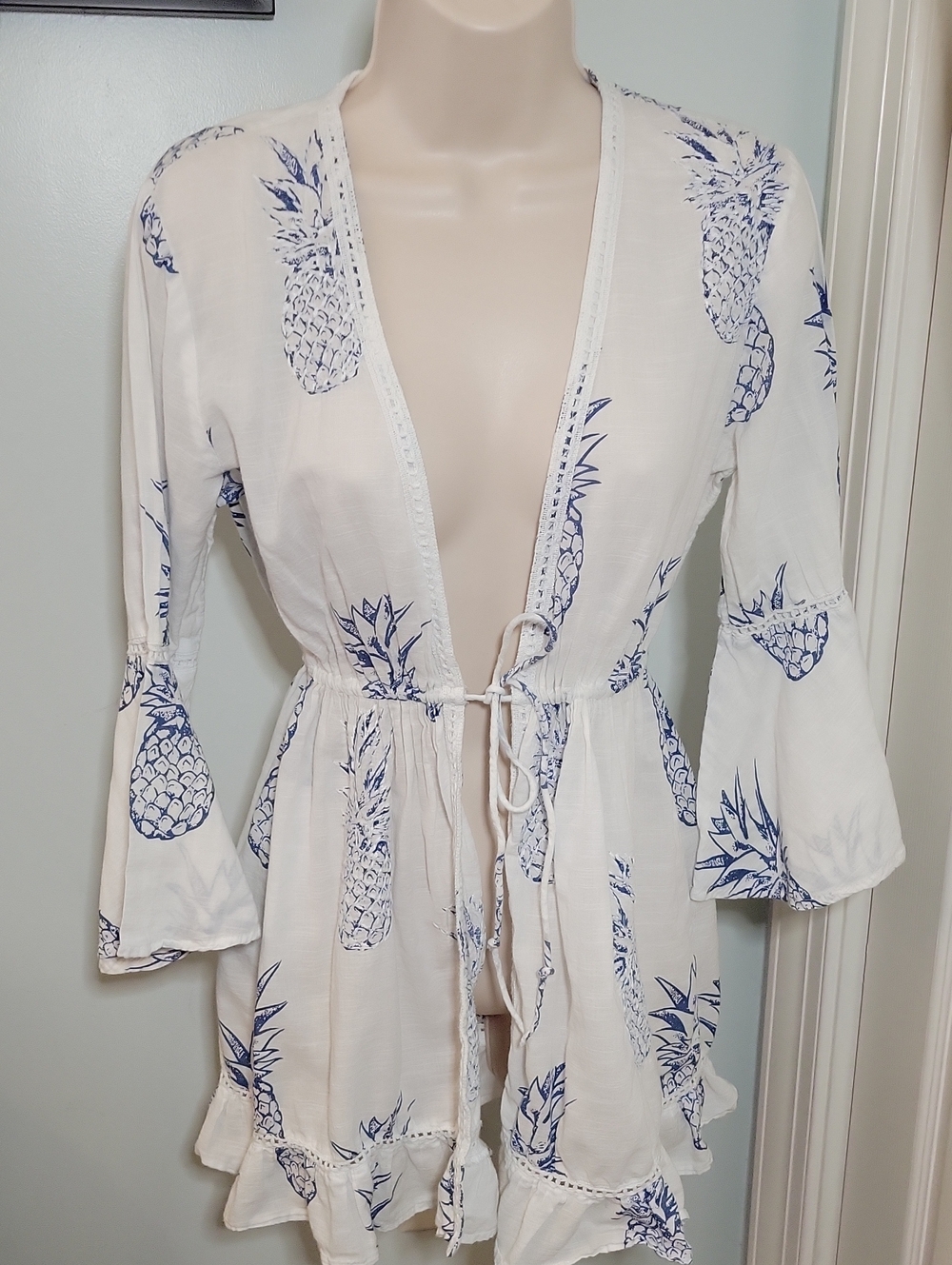 Blue Island White Cover-Up with Navy Pineapple Print and Tie Front Size Medium